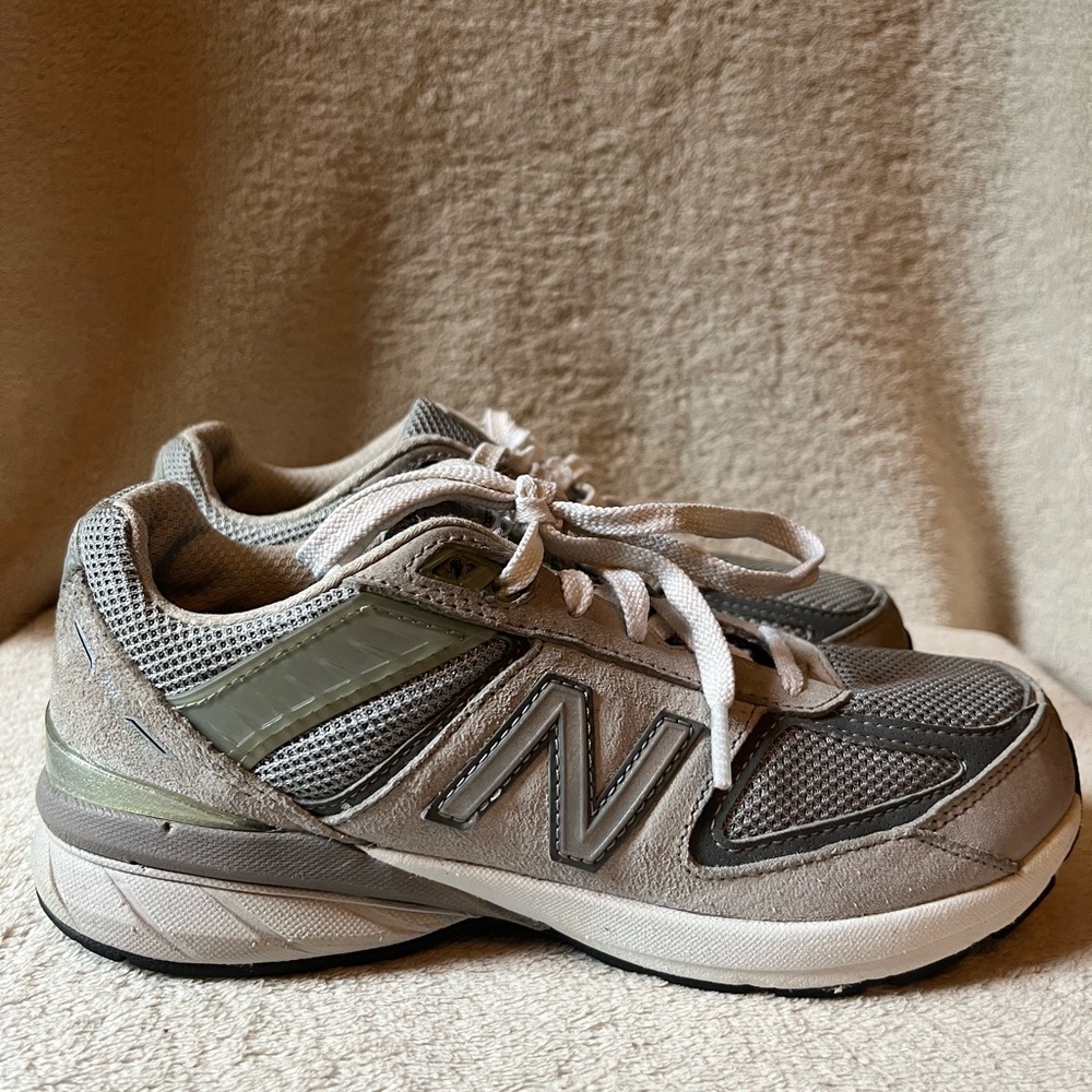 New Balance Gray White 990v5 Kids Shoes Size 3